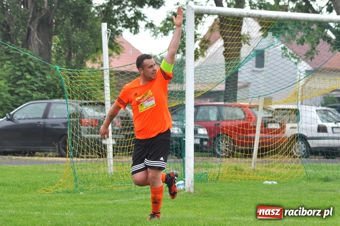 Zdjęcie w galerii na portalu naszraciborz.pl: B klasa: Trzy punkty zostały w Wojnowicach wiadomości z regionu