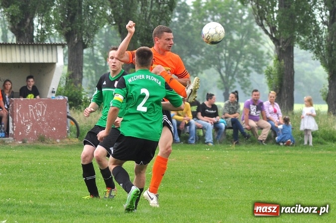 Zdjęcie w galerii na portalu naszraciborz.pl: B klasa: Trzy punkty zostały w Wojnowicach wiadomości z regionu