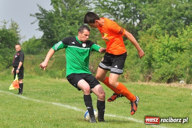 Zdjęcie w galerii na portalu naszraciborz.pl: B klasa: Trzy punkty zostały w Wojnowicach wiadomości z regionu