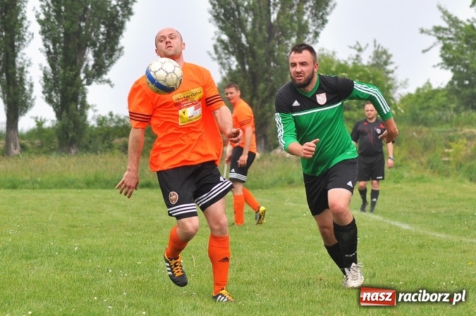 Zdjęcie w galerii na portalu naszraciborz.pl: B klasa: Trzy punkty zostały w Wojnowicach wiadomości z regionu