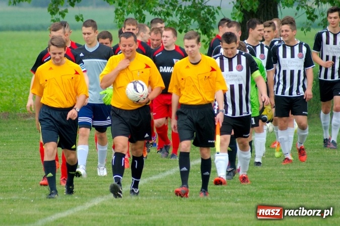 Zdjęcie w galerii na portalu naszraciborz.pl: Złe miłego początki. Bieńkowice wymęczyły wygraną z rezerwami Czyżowic wiadomości z regionu