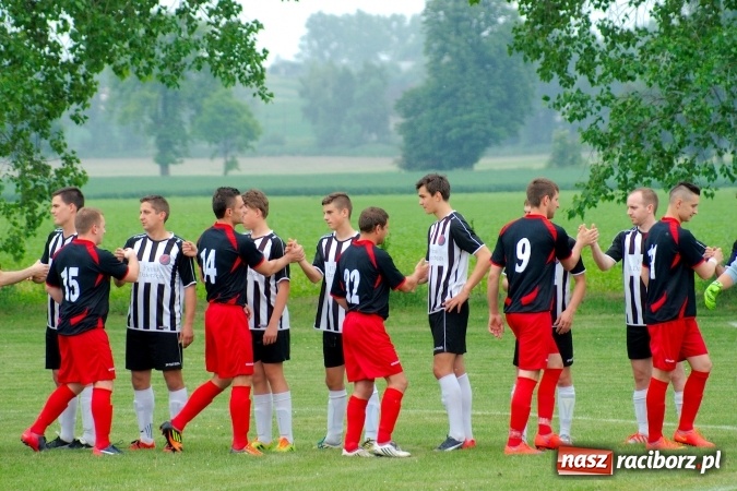 Zdjęcie w galerii na portalu naszraciborz.pl: Złe miłego początki. Bieńkowice wymęczyły wygraną z rezerwami Czyżowic wiadomości z regionu