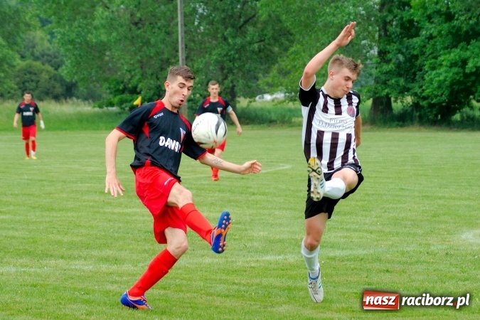 Zdjęcie w galerii na portalu naszraciborz.pl: Złe miłego początki. Bieńkowice wymęczyły wygraną z rezerwami Czyżowic wiadomości z regionu