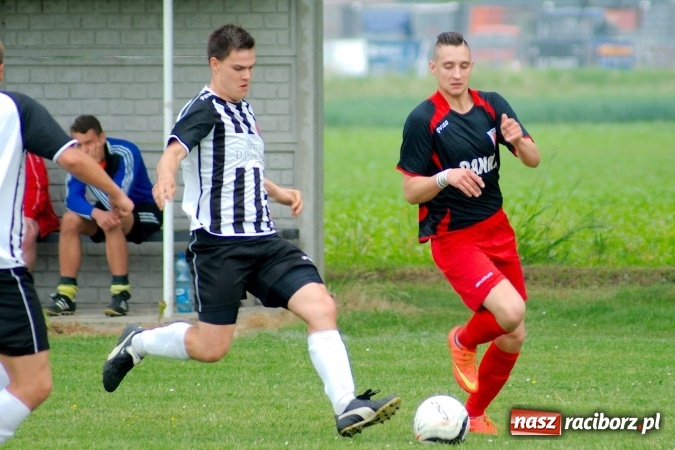 Zdjęcie w galerii na portalu naszraciborz.pl: Złe miłego początki. Bieńkowice wymęczyły wygraną z rezerwami Czyżowic wiadomości z regionu