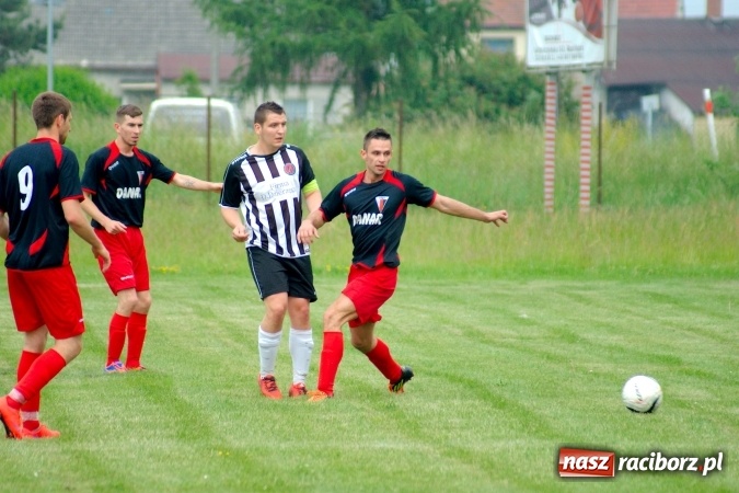 Zdjęcie w galerii na portalu naszraciborz.pl: Złe miłego początki. Bieńkowice wymęczyły wygraną z rezerwami Czyżowic wiadomości z regionu