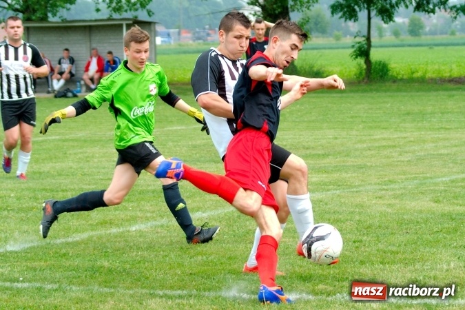 Zdjęcie w galerii na portalu naszraciborz.pl: Złe miłego początki. Bieńkowice wymęczyły wygraną z rezerwami Czyżowic wiadomości z regionu