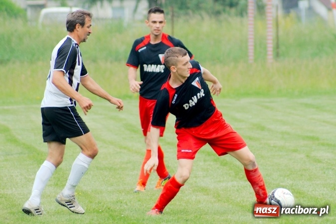 Zdjęcie w galerii na portalu naszraciborz.pl: Złe miłego początki. Bieńkowice wymęczyły wygraną z rezerwami Czyżowic wiadomości z regionu