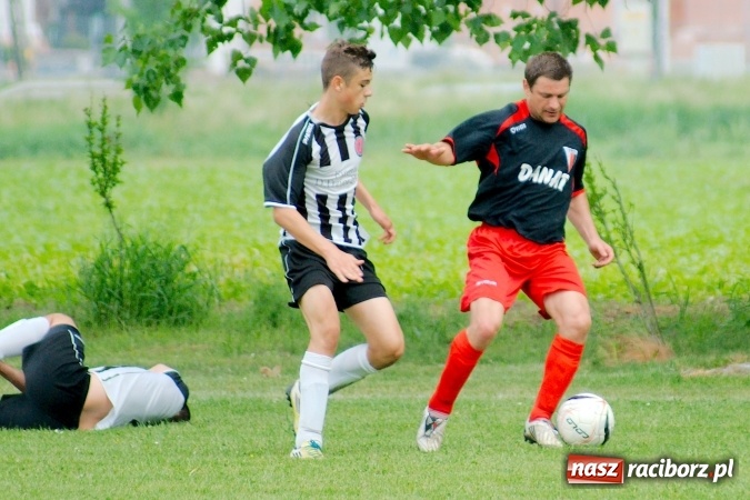 Zdjęcie w galerii na portalu naszraciborz.pl: Złe miłego początki. Bieńkowice wymęczyły wygraną z rezerwami Czyżowic wiadomości z regionu