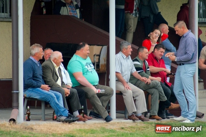 Zdjęcie w galerii na portalu naszraciborz.pl: Złe miłego początki. Bieńkowice wymęczyły wygraną z rezerwami Czyżowic wiadomości z regionu