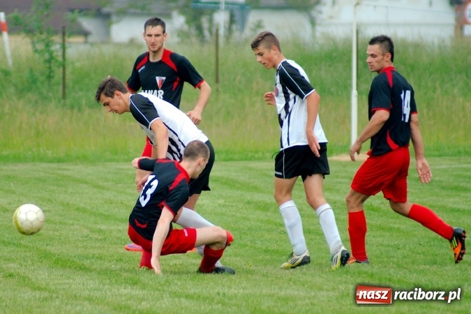 Zdjęcie w galerii na portalu naszraciborz.pl: Złe miłego początki. Bieńkowice wymęczyły wygraną z rezerwami Czyżowic wiadomości z regionu