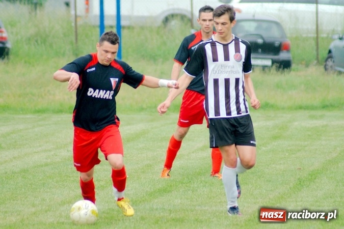 Zdjęcie w galerii na portalu naszraciborz.pl: Złe miłego początki. Bieńkowice wymęczyły wygraną z rezerwami Czyżowic wiadomości z regionu