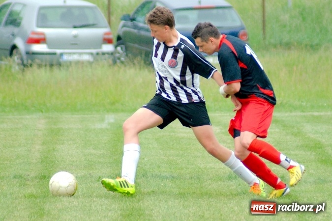 Zdjęcie w galerii na portalu naszraciborz.pl: Złe miłego początki. Bieńkowice wymęczyły wygraną z rezerwami Czyżowic wiadomości z regionu