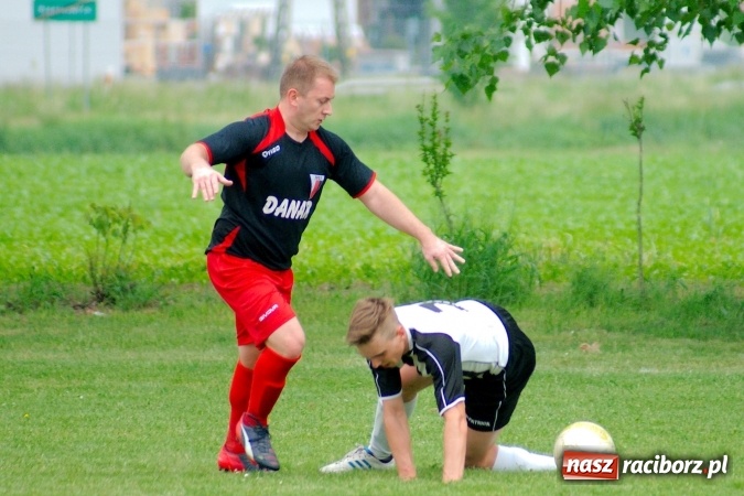 Zdjęcie w galerii na portalu naszraciborz.pl: Złe miłego początki. Bieńkowice wymęczyły wygraną z rezerwami Czyżowic wiadomości z regionu