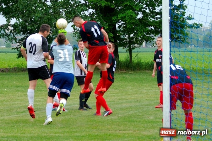 Zdjęcie w galerii na portalu naszraciborz.pl: Złe miłego początki. Bieńkowice wymęczyły wygraną z rezerwami Czyżowic wiadomości z regionu