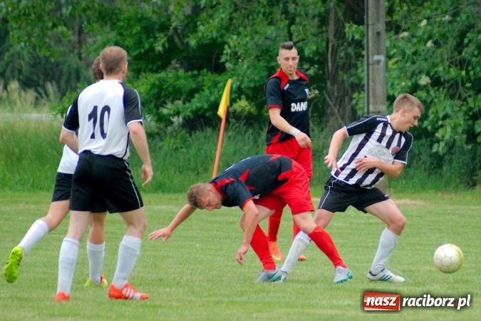 Zdjęcie w galerii na portalu naszraciborz.pl: Złe miłego początki. Bieńkowice wymęczyły wygraną z rezerwami Czyżowic wiadomości z regionu