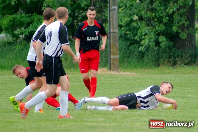 Zdjęcie w galerii na portalu naszraciborz.pl: Złe miłego początki. Bieńkowice wymęczyły wygraną z rezerwami Czyżowic wiadomości z regionu