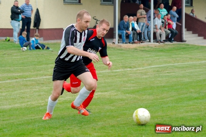 Zdjęcie w galerii na portalu naszraciborz.pl: Złe miłego początki. Bieńkowice wymęczyły wygraną z rezerwami Czyżowic wiadomości z regionu
