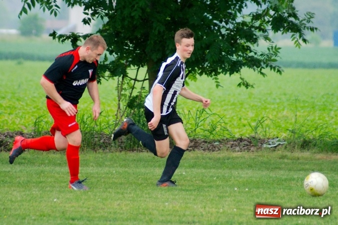 Zdjęcie w galerii na portalu naszraciborz.pl: Złe miłego początki. Bieńkowice wymęczyły wygraną z rezerwami Czyżowic wiadomości z regionu