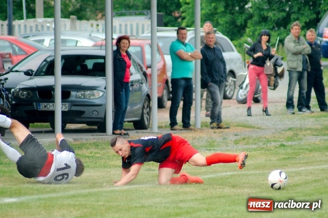 Zdjęcie w galerii na portalu naszraciborz.pl: Złe miłego początki. Bieńkowice wymęczyły wygraną z rezerwami Czyżowic wiadomości z regionu