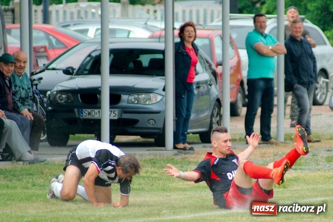 Zdjęcie w galerii na portalu naszraciborz.pl: Złe miłego początki. Bieńkowice wymęczyły wygraną z rezerwami Czyżowic wiadomości z regionu