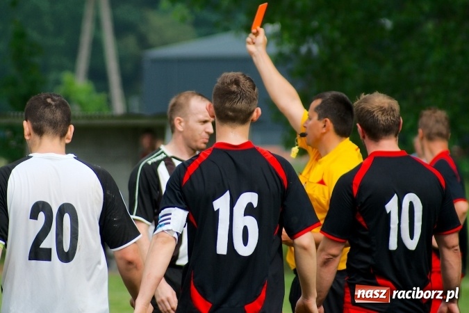 Zdjęcie w galerii na portalu naszraciborz.pl: Złe miłego początki. Bieńkowice wymęczyły wygraną z rezerwami Czyżowic wiadomości z regionu