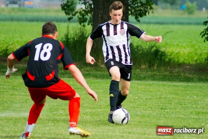 Zdjęcie w galerii na portalu naszraciborz.pl: Złe miłego początki. Bieńkowice wymęczyły wygraną z rezerwami Czyżowic wiadomości z regionu