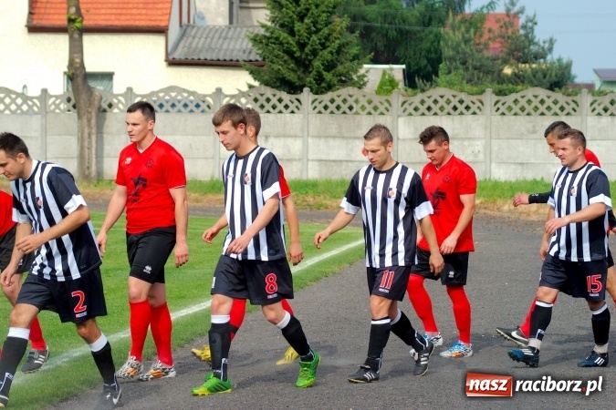 Zdjęcie w galerii na portalu naszraciborz.pl: Festiwal karnych w Tworkowie. Czarni Nowa Wieś pokonani, awans coraz bliżej wiadomości z regionu