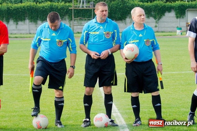 Zdjęcie w galerii na portalu naszraciborz.pl: Festiwal karnych w Tworkowie. Czarni Nowa Wieś pokonani, awans coraz bliżej wiadomości z regionu