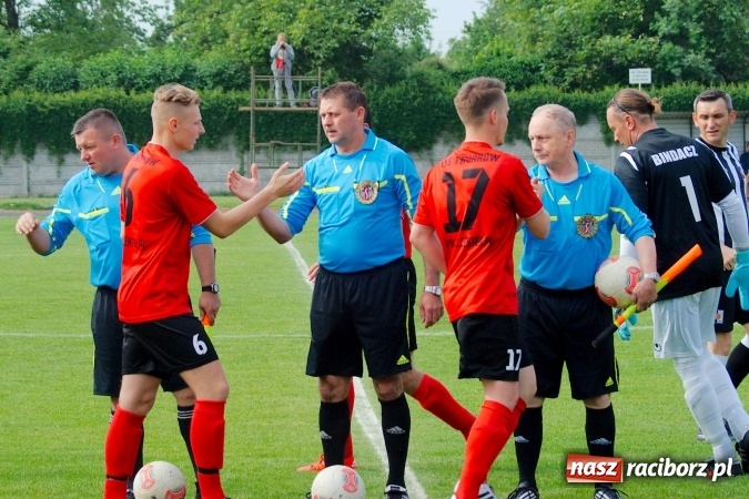 Zdjęcie w galerii na portalu naszraciborz.pl: Festiwal karnych w Tworkowie. Czarni Nowa Wieś pokonani, awans coraz bliżej wiadomości z regionu