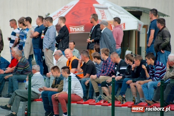 Zdjęcie w galerii na portalu naszraciborz.pl: Festiwal karnych w Tworkowie. Czarni Nowa Wieś pokonani, awans coraz bliżej wiadomości z regionu