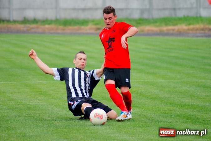 Zdjęcie w galerii na portalu naszraciborz.pl: Festiwal karnych w Tworkowie. Czarni Nowa Wieś pokonani, awans coraz bliżej wiadomości z regionu