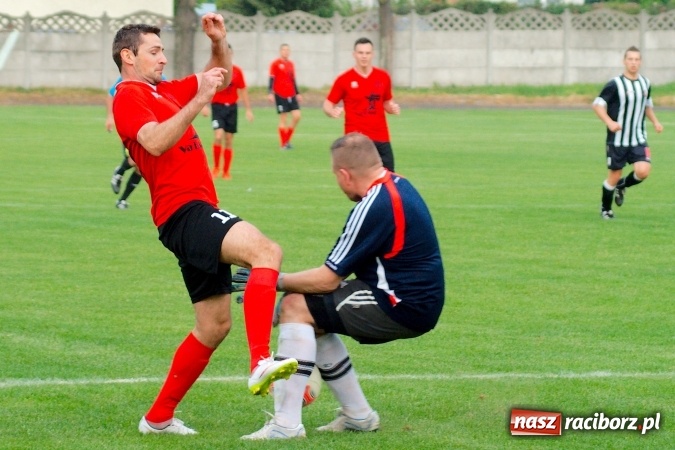 Zdjęcie w galerii na portalu naszraciborz.pl: Festiwal karnych w Tworkowie. Czarni Nowa Wieś pokonani, awans coraz bliżej wiadomości z regionu