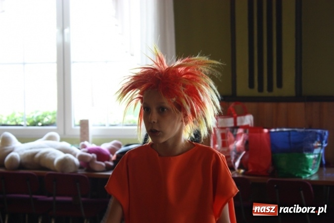 Zdjęcie w galerii na portalu naszraciborz.pl: Dzień Matki w Domu Kultury w Borucinie z Teatrzykiem Niewielkim wiadomości z regionu