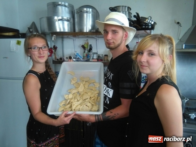 Zdjęcie w galerii na portalu naszraciborz.pl: 300 pierog&oacute;w i gar bigosu czyli raciborski Dzień Polski w Hiszpanii wiadomości z regionu