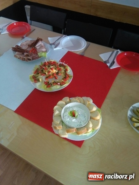 Zdjęcie w galerii na portalu naszraciborz.pl: 300 pierog&oacute;w i gar bigosu czyli raciborski Dzień Polski w Hiszpanii wiadomości z regionu