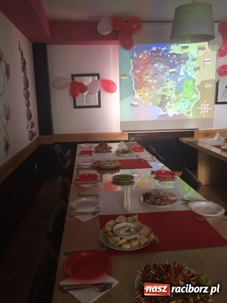 Zdjęcie w galerii na portalu naszraciborz.pl: 300 pierog&oacute;w i gar bigosu czyli raciborski Dzień Polski w Hiszpanii wiadomości z regionu