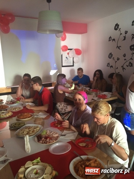Zdjęcie w galerii na portalu naszraciborz.pl: 300 pierog&oacute;w i gar bigosu czyli raciborski Dzień Polski w Hiszpanii wiadomości z regionu