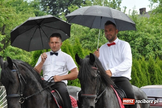 Zdjęcie w galerii na portalu naszraciborz.pl: Brzezie idzie w procesji na św. Urbana wiadomości z regionu