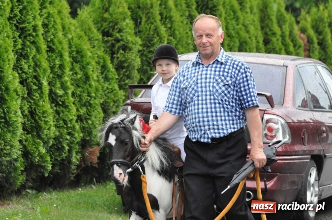 Zdjęcie w galerii na portalu naszraciborz.pl: Brzezie idzie w procesji na św. Urbana wiadomości z regionu