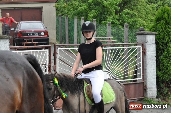 Zdjęcie w galerii na portalu naszraciborz.pl: Brzezie idzie w procesji na św. Urbana wiadomości z regionu