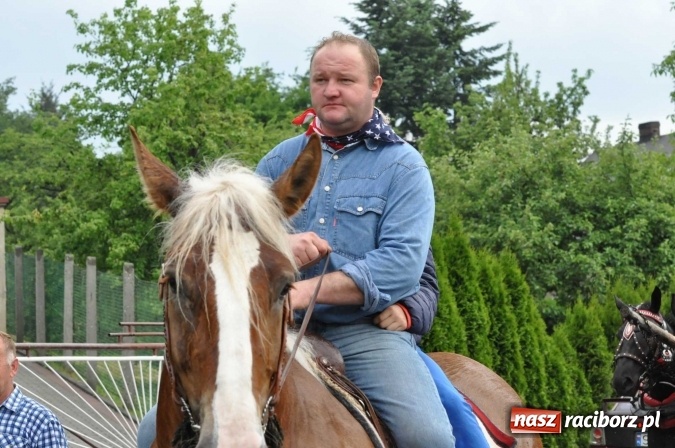 Zdjęcie w galerii na portalu naszraciborz.pl: Brzezie idzie w procesji na św. Urbana wiadomości z regionu