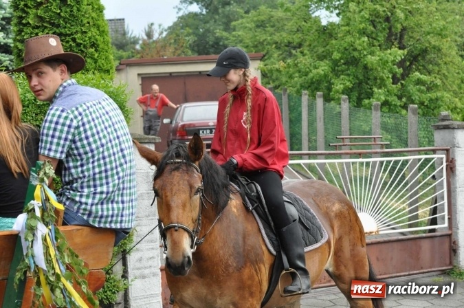 Zdjęcie w galerii na portalu naszraciborz.pl: Brzezie idzie w procesji na św. Urbana wiadomości z regionu