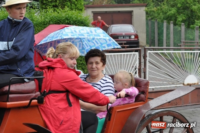 Zdjęcie w galerii na portalu naszraciborz.pl: Brzezie idzie w procesji na św. Urbana wiadomości z regionu