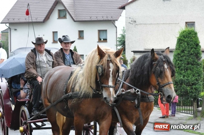 Zdjęcie w galerii na portalu naszraciborz.pl: Brzezie idzie w procesji na św. Urbana wiadomości z regionu