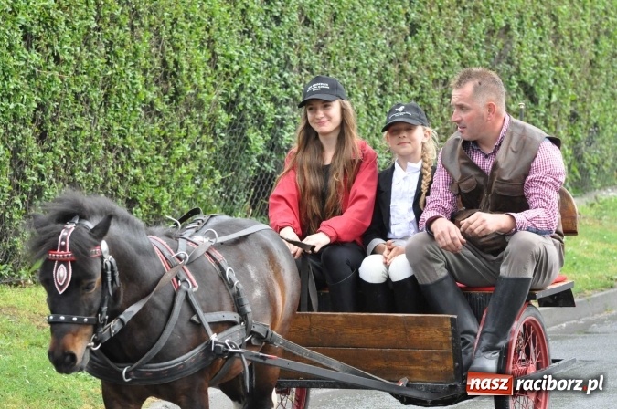 Zdjęcie w galerii na portalu naszraciborz.pl: Brzezie idzie w procesji na św. Urbana wiadomości z regionu