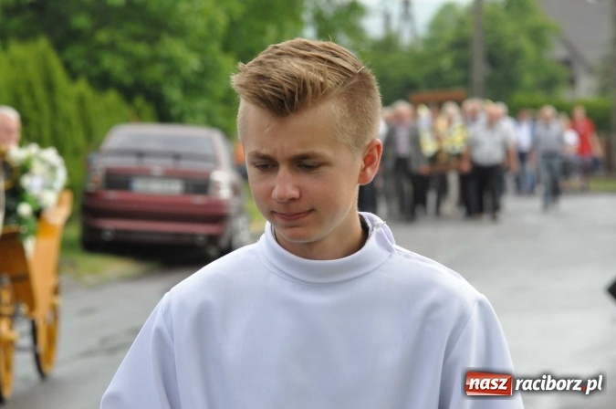 Zdjęcie w galerii na portalu naszraciborz.pl: Brzezie idzie w procesji na św. Urbana wiadomości z regionu