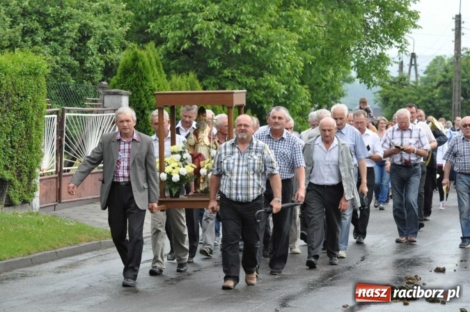 Zdjęcie w galerii na portalu naszraciborz.pl: Brzezie idzie w procesji na św. Urbana wiadomości z regionu
