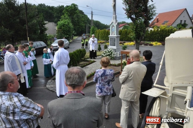 Zdjęcie w galerii na portalu naszraciborz.pl: Brzezie idzie w procesji na św. Urbana wiadomości z regionu