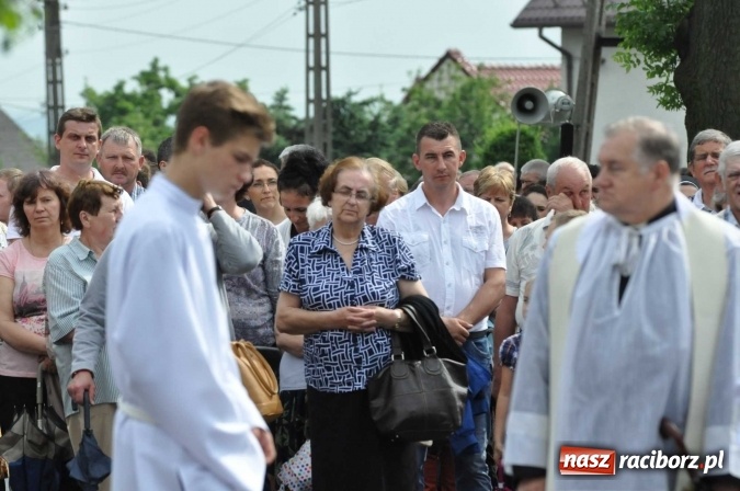 Zdjęcie w galerii na portalu naszraciborz.pl: Brzezie idzie w procesji na św. Urbana wiadomości z regionu