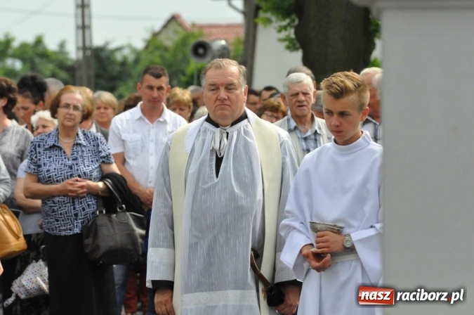 Zdjęcie w galerii na portalu naszraciborz.pl: Brzezie idzie w procesji na św. Urbana wiadomości z regionu
